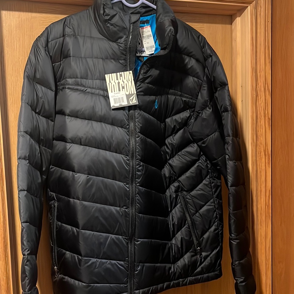 VOLCOM puffer jacket